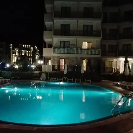 アパート Summer Breeze Apartment, サニービーチ